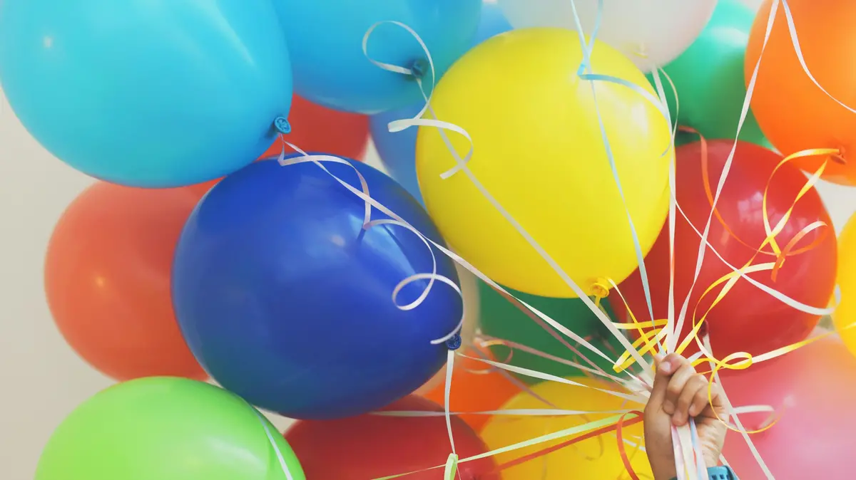 Palloncini colorati di una festa di compleanno