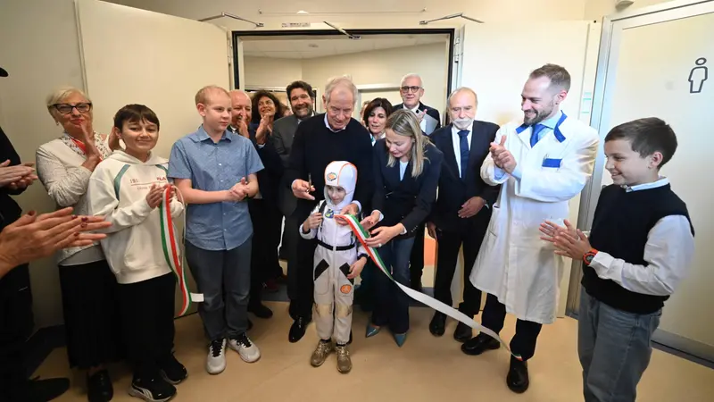 Il taglio del nastro del nuovo Tmo degli Spedali Civili