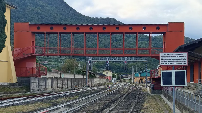 Il ponte sulla ferrovia a Iseo