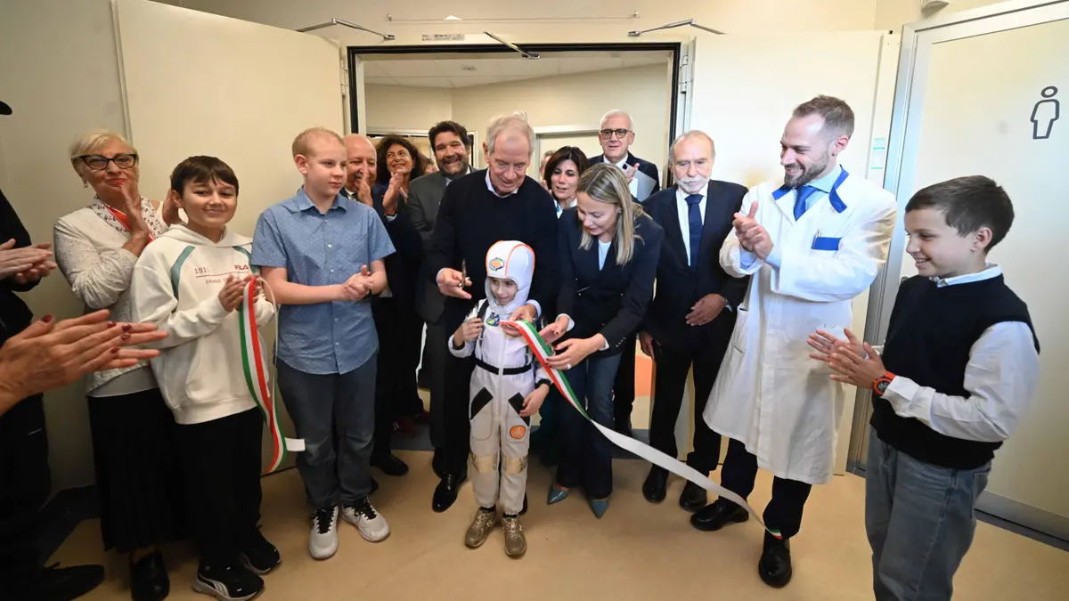 Il taglio del nastro del nuovo Tmo degli Spedali Civili
