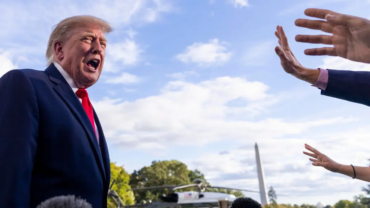 Donald Trump parla con i giornalisti davanti alla Casa Bianca - Foto Ansa © www.giornaledibrescia.it