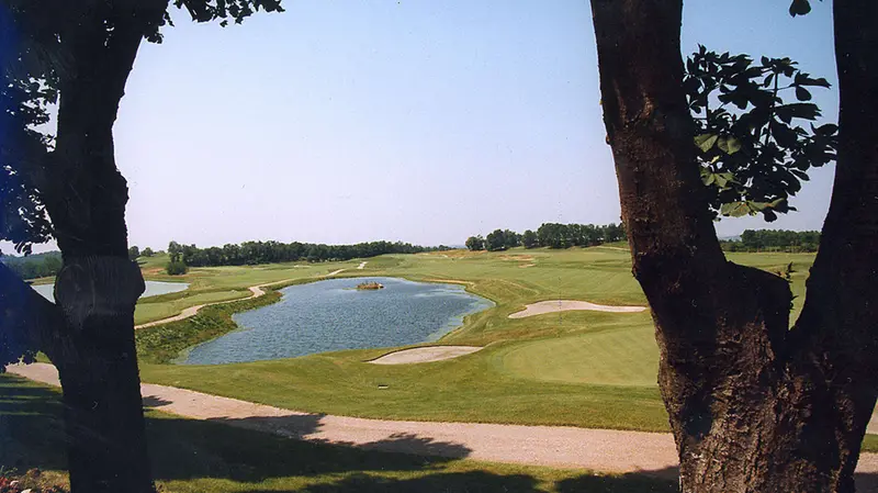 Il territorio bresciano offre una vasta di scelta di possibilità per il golf, qui Arzaga