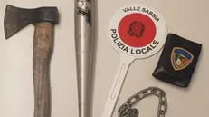 Le armi trovate dalla Polizia locale