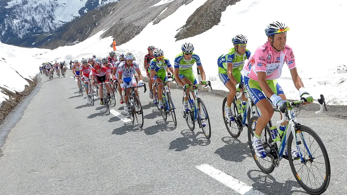 Giro d'Italia 2010: la salita del Gavia - © www.giornaledibrescia.it