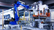 Un braccio robotico in un'azienda