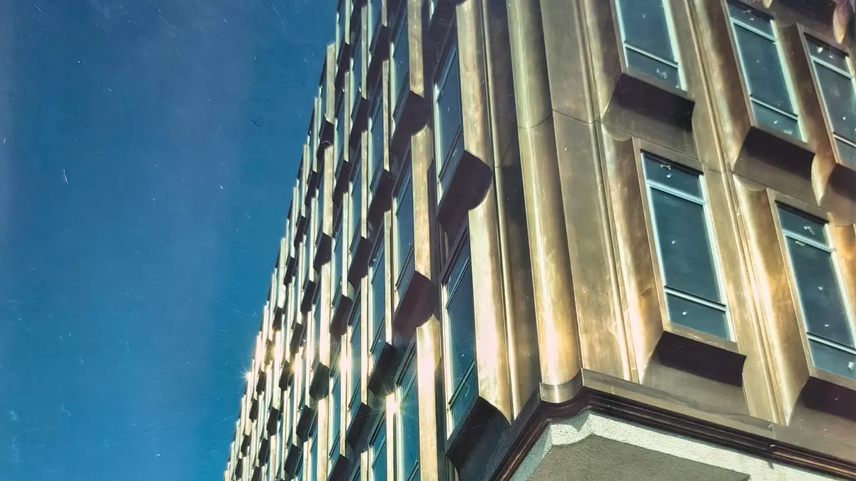 Il rivestimento della Camera di Commercio i primi anni dopo la costruzione, 1967 - Courtesy Eredi Fedrigolli
