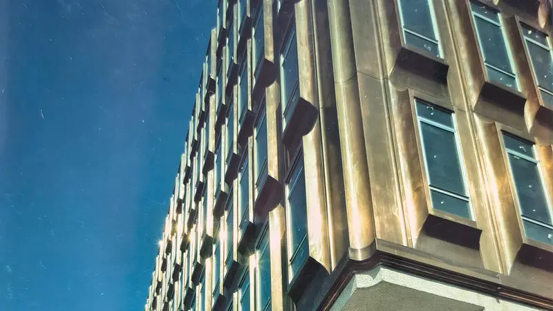 Il rivestimento della Camera di Commercio i primi anni dopo la costruzione, 1967 - Courtesy Eredi Fedrigolli
