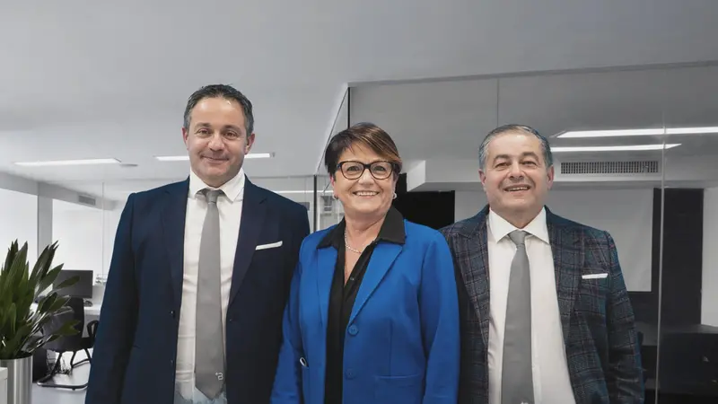 I fratelli Busi: da sinistra Mirko, Diva e Giuseppe
