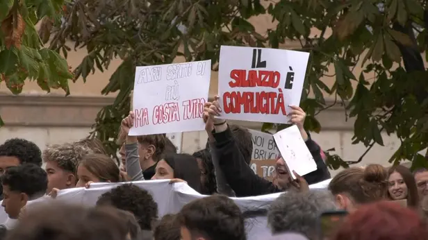La manifestazione contro il caro vita