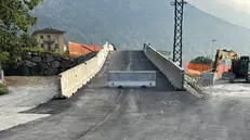 Il ponte provvisorio percorribile solo di giorno