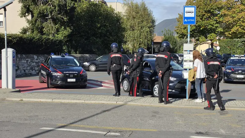 I carabinieri a Iseo - © www.giornaledibrescia.it