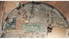 Il dipinto del XIV secolo nel sottocampanile dell'attuale chiesa parrocchiale
