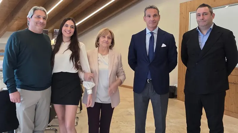 Da sinistra Diego, la figlia Sofia, Giulia, Luca e Stefano Pedrotti