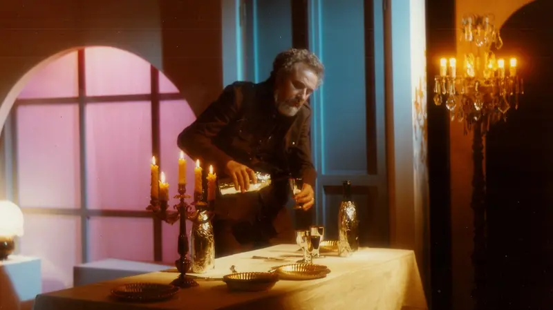 Bruno Frusca in una scena di «Tiro a segno sul candeliere», La Betulla di Nave
