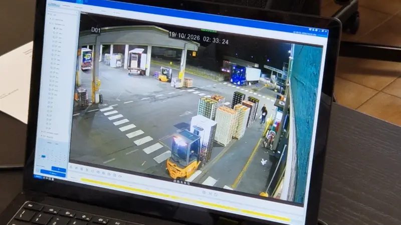 Le telecamere che mostrano le aree di scarico alle 3 del mattino