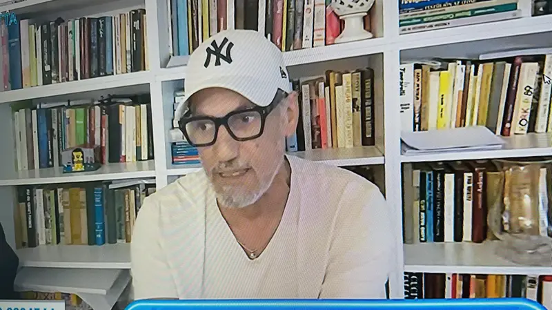 Pedro Mariani in collegamento con Teletutto e radio Bresciasette
