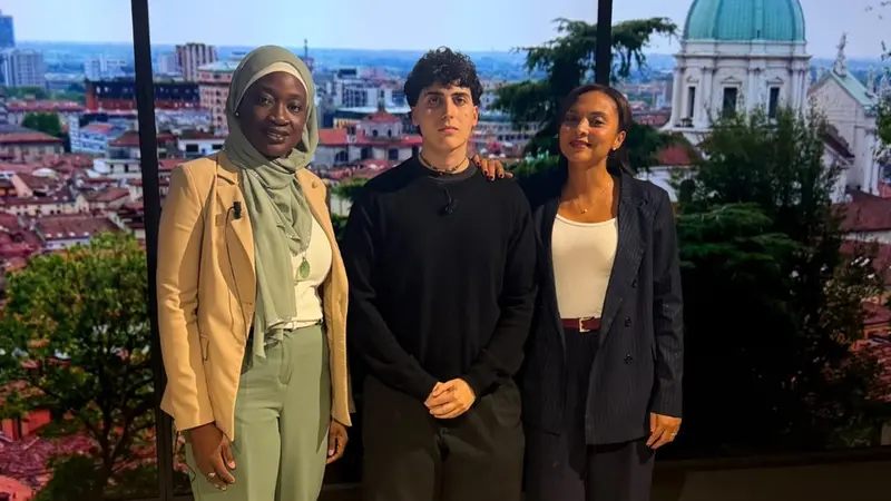 Raisa Labaran, Oliver Cersosimo e la psicologa Bruna Adebajo