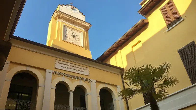 Il municipio di Desenzano - © www.giornaledibrescia.it