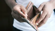 La legge prevede quattro tipi di soluzioni per chi è eccessivamente indebitato