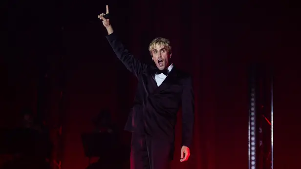 Mr. Rain emoziona il Clerici