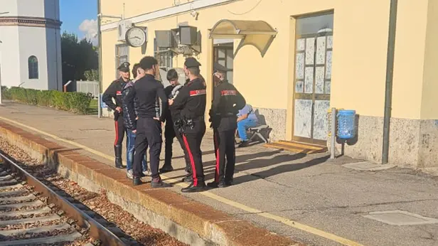 Le forze dell'ordine a Visano - © www.giornaledibrescia.it