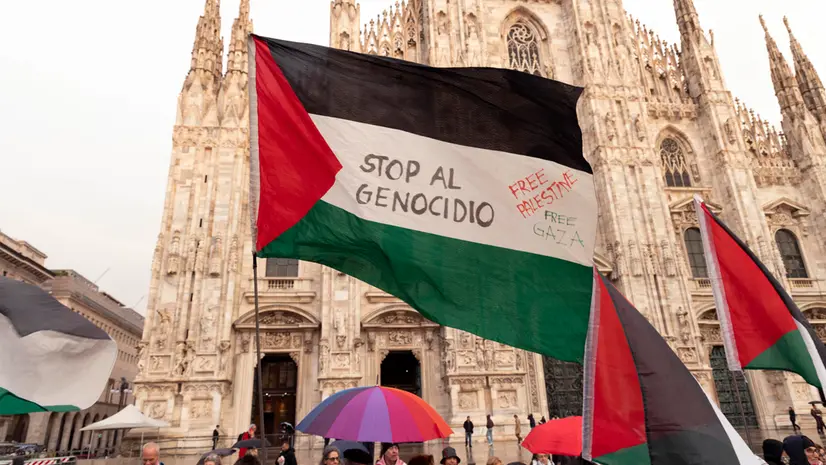 Una manifestazione pro Gaza a Milano - Foto Ansa © www.giornaledibrescia.it