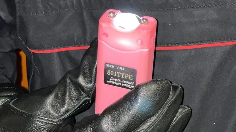 Il taser sequestrato dai carabinieri