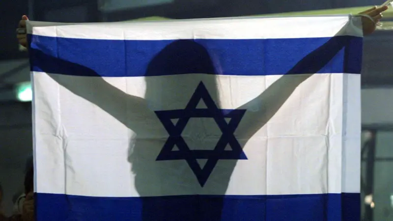 Una bandiera israeliana - Foto Ansa © www.giornaledibrescia.it
