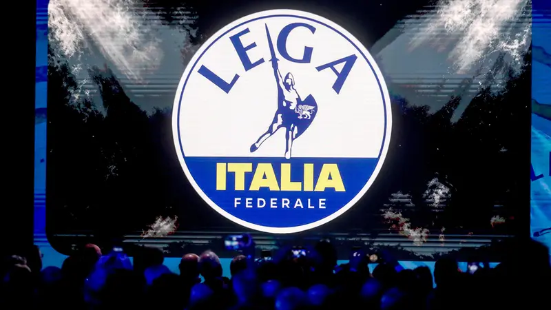 Il nuovo simbolo della Lega presentato al congresso - Foto Ansa © www.giornaledibrescia.it