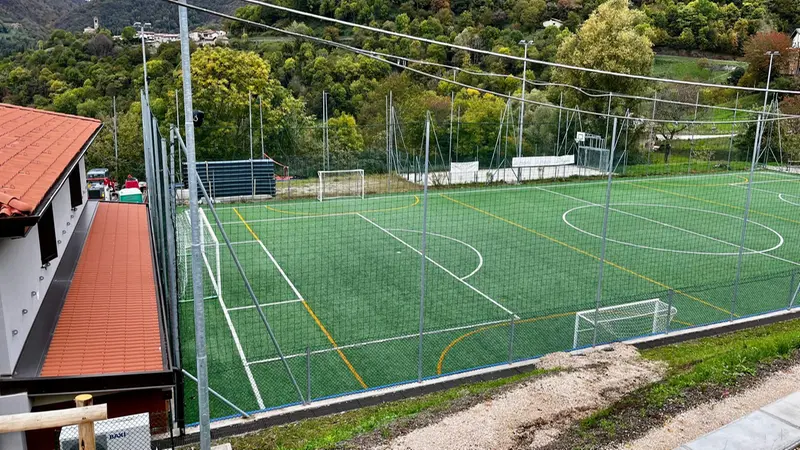 Il polo sportivo con il nuovo campo da calcio - © www.giornaledibrescia.it