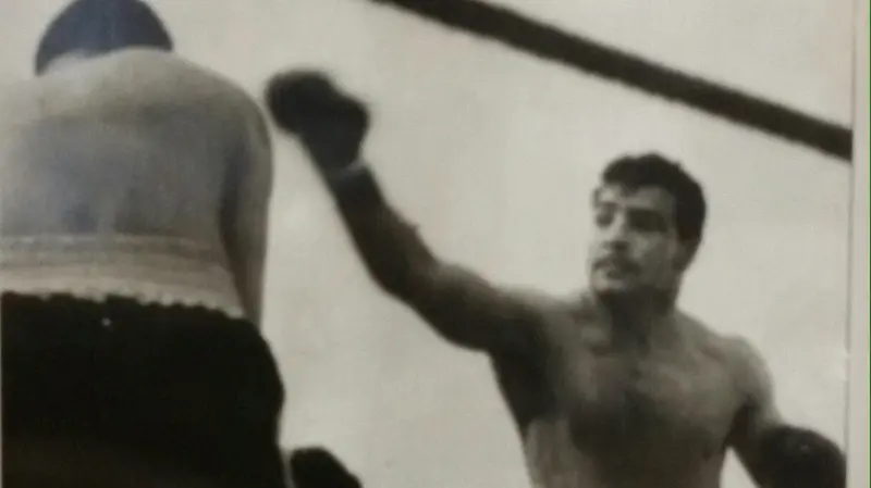 Amonti impegnato in una sfida tutta bresciana con il manerbiese Pietro Tomasoni nel 1964