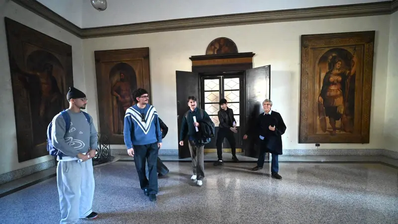 La consegna dei dossier al Consiglio comunale