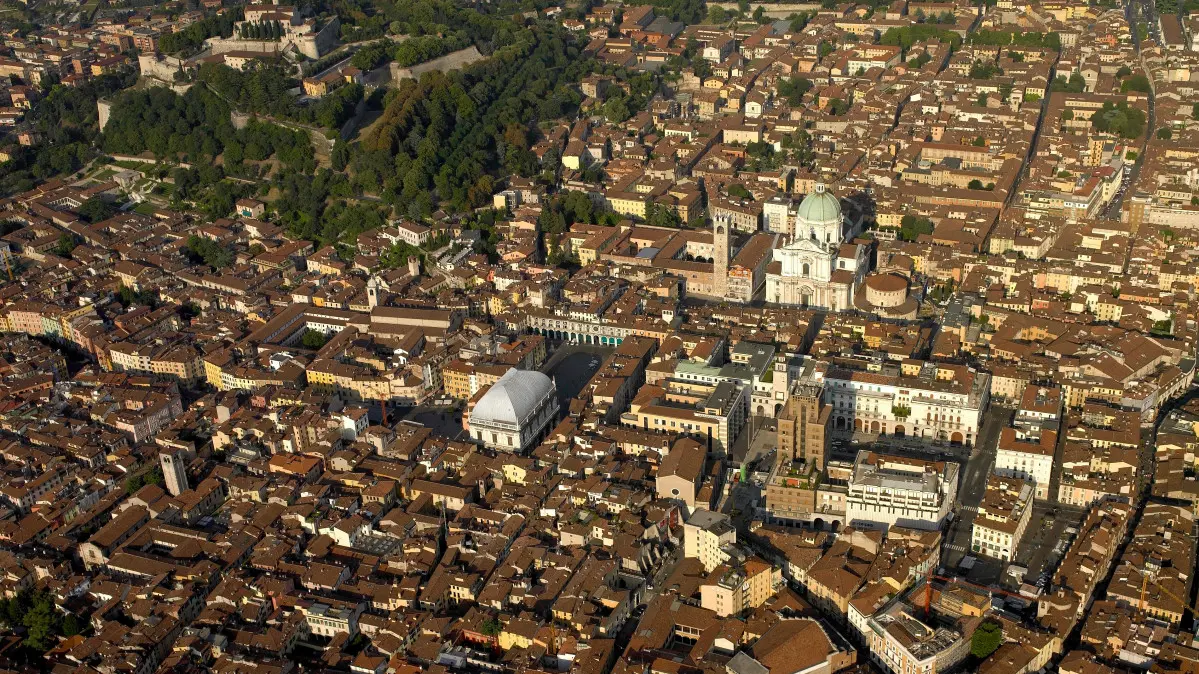 Una veduta aerea di Brescia - Foto © www.giornaledibrescia.it