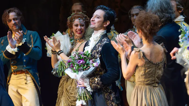 Valentino Zucchetti durante la curtain call sabato sera - Andrej Uspenski RBO