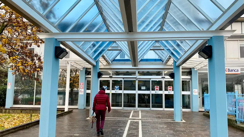 L'ingresso dell'ospedale
