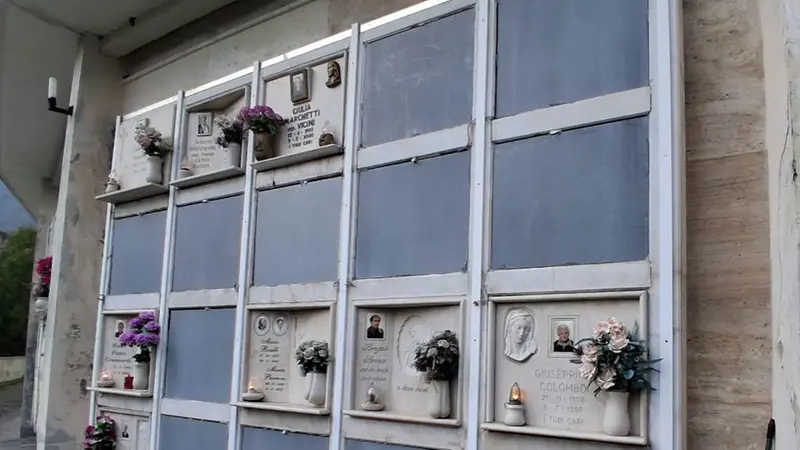 Al cimitero del villaggio Gnutti