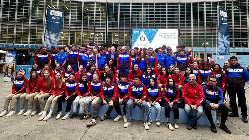 Foto di gruppo per i giovani atleti delle squadre regionali del Comitato Alpi Centrali Fisi