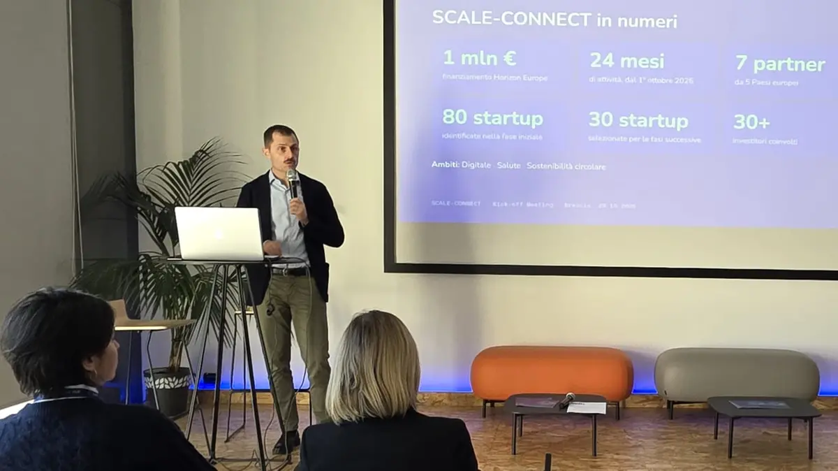Gabriele Zanetti presenta il progetto «Scale-connect» - © www.giornaledibrescia.it