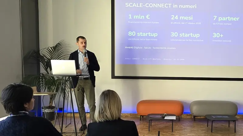 Gabriele Zanetti presenta il progetto «Scale-connect» - © www.giornaledibrescia.it