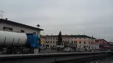 Da decenni in centro di Isorella è intasato dal traffico