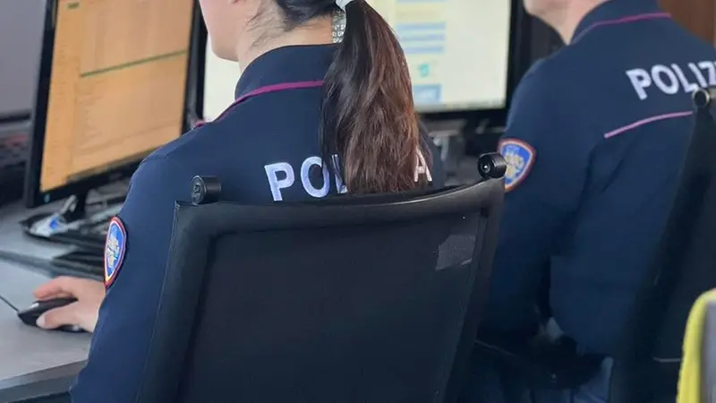 Agenti della Polizia Postale - Foto Facebook