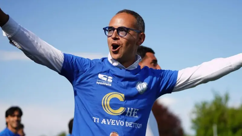 Criscitiello festeggia la promozione in C della Folgore Caratese (da Instagram)