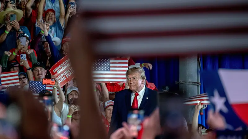 Trump durante un comizio in Texas - Foto Ansa © www.giornaledibrescia.it