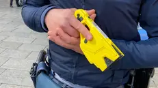 Un taser, foto simbolica