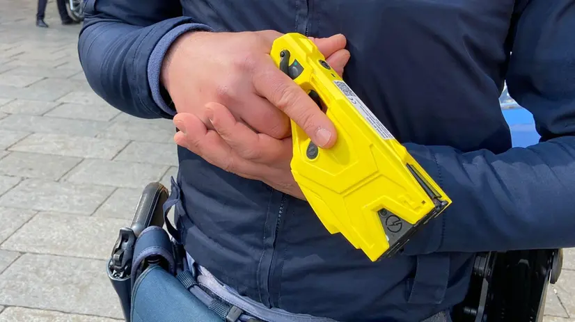 Un taser, foto simbolica