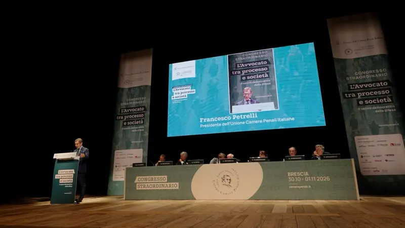 Il congresso straordinario al Teatro Grande di Brescia