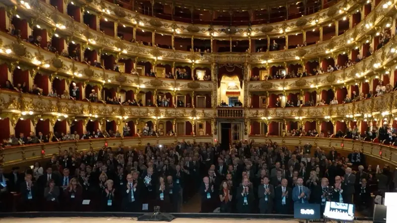 La platea del Teatro Grande durante il congresso
