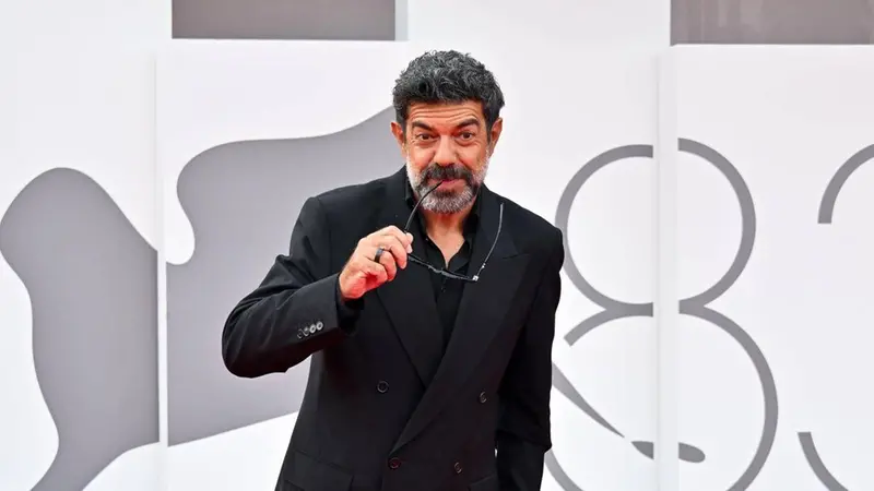 Pierfrancesco Favino a Venezia, con il suo film fuori concorso